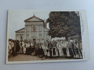 GORLICE PILGRIMS FROM KISILVA IN HUNGARY IN FRONT OF THE CHURCH, PHOTO BY TUREK