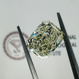 NATURAL POLISHED DIAMOND 5.09 NATURAL FANCY GREENISH LIGHT YELLOW -VS1 - IGI - AB50301