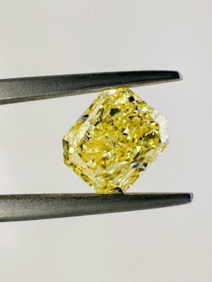 1.76 NATURAL POLISHED DIAMOND NATURAL FANCY INTENSE YELLOW -SI2 - IGI - RM30301