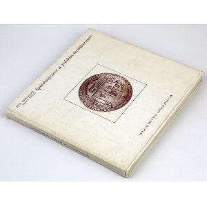 Cooperative work in Polish medal-making