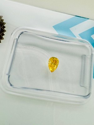 NATURAL POLISHED DIAMOND 0.27 FANCY ORANGE YELLOW - VS1 - IGI - EY40701 - 7