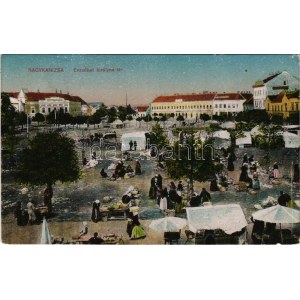 1920 Nagykanizsa, Erzsébet királyné tér, piac (kis szakadás / small tear)
