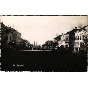 1940 Szászrégen, Sächsisch Regen, Reghin; Fő tér, autók, teherautó, Heinrich Binder és Eduard Theil üzlete...