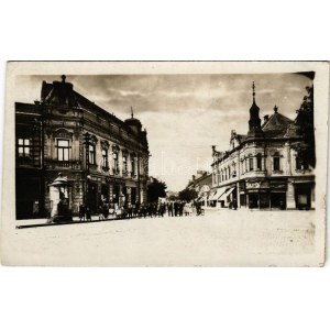1928 Losonc, Lucenec; Kubinyi tér, Hamermüller, Tarjányi János, Redlinger Ignác üzlete és saját kiadása / square, shops...