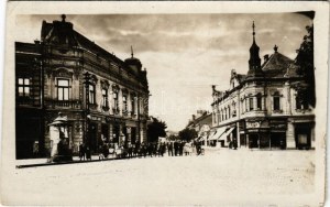 1928 Losonc, Lucenec; Kubinyi tér, Hamermüller, Tarjányi János, Redlinger Ignác üzlete és saját kiadása / square, shops...