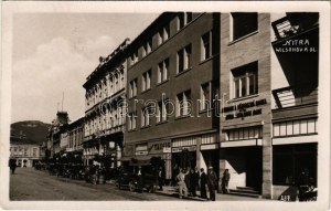 1933 Nyitra, Nitra; Wilson utca, Nyitrai Általános Bank, Tausig, Fürst, Hermes üzlete / Wilsonova ulica / street, shops...