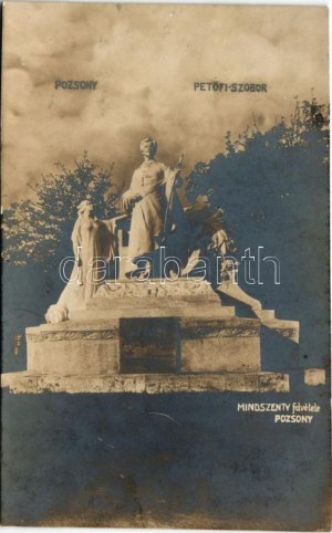 Pozsony, Pressburg, Bratislava; Petőfi szobor. Mindszenty felvétele / statue, monument, photo (vágott / cut...