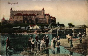 1917 Zólyom, Zvolen; vár, híd, vasútállomás, sorompó, mosás a Garam folyóban. Özv. Löwy Samuné kiadása / castle, bridge...
