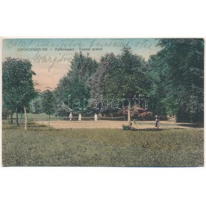 1917 Felsőőr, Oberwart; Gyógyudvar, parkrészlet, teniszpálya. Gustav Löwy kiadása / spa, park, tennis court (r...