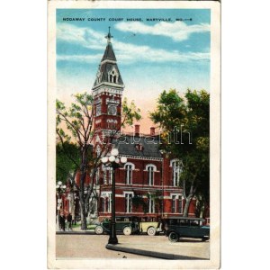 Maryville (Missouri), Nodaway County Court House, automobiles (EK)