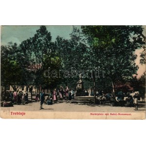 Trebinje, Pazariste / Marktplatz mit Babic-Monument / market, monument (r)