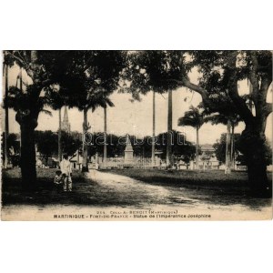 1928 Fort-de-France, Statue de l'imperatrice Josephine / Savane square, Josephine's statue (cut)