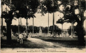 1928 Fort-de-France, Statue de l'imperatrice Josephine / Savane square, Josephine's statue (cut)
