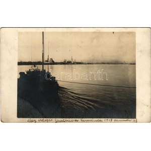 1917 Braila, megérkezés Brailába / WWI K.u.K. military, entering the port of Braila. photo (fa)