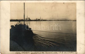 1917 Braila, megérkezés Brailába / WWI K.u.K. military, entering the port of Braila. photo (fa)
