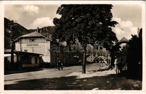 1938 Jesenice, Aßling; Trg Kralja Aleksandra I. / street view, railway station, man with bicycle (EK...