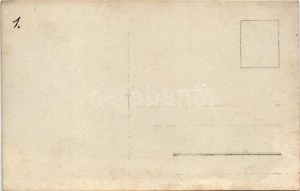 1910 Fiume, Rijeka; Carpathia kivándorlási hajó a fiumei kikötőben, matrózok ...