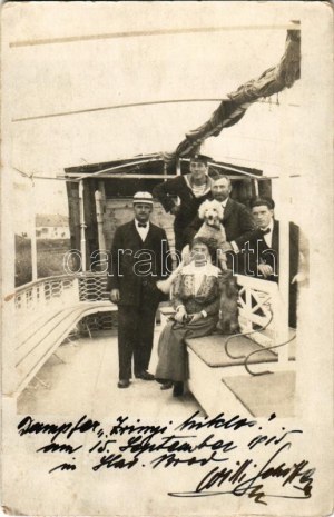 1915 Dampfer Zrínyi Miklós / ZRÍNYI MIKLÓS gőzhajó, fedélzet matrózzal és kutyákkal...