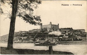 1913 Pozsony, Pressburg, Bratislava; MÁTRA oldalkerekes vontató gőzhajó a vár alatt ...