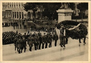 1940 Az olasz ifjúsági intézmény főparancsnokának meghívására a leventeszázad Padovában ...