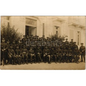 Bordighera, olasz katonák csoportképe. Foto E. Benigni / group of Italian soldiers. photo (EK)