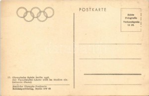 1936 Olympische Spiele Berlin. Der Fackelstaffel-Läufer trifft im Stadion ein (Atlantic-Photo) / 1936...