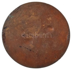 Göröntsér Greff Lajos (1888-1976) DN Jobbra íjjal lövő ősmagyar lovas harcos egyoldalas, öntött bronz plakett (97mm) T...