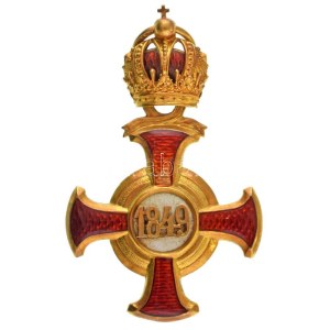 Osztrák-Magyar Monarchia 1869-1918. Koronás Arany Érdemkereszt zománcozott Au kitüntetés, a karikán zerge fémjel és ...
