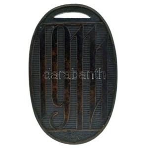 Zutt Richárd (1887-1938) 1914. Hadsegélyező 1914 részben zománcozott bronz emlékérem, világoskék zománc (53x33mm) T...
