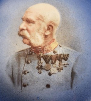 cca 1910 Bonbonier I. Ferenc József osztrák császár, magyar és cseh király portréjának ábrázolásával, alján ...