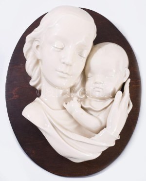 cca 1920/30 Anya gyermekével - art deco fali plakett. Porcelán, fa lapra erősítve, jelzés nélkül, hibátlan, 29x23 cm //...