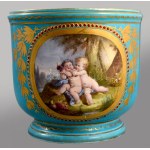 1781 Sevres porcelán kaspó. DD dátum jelzéssel LG ( Le Guay ) porcelánfestő jelzésével. Puttókat ábrázoló jelenetekkel...