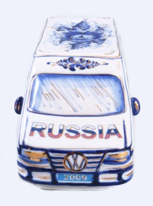 Gzhel porcelán Volkswagen kisteherautó, International Police-Motor Corporation logójával, jelzett, kézzel festett...