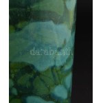 Üveg váza. XIX. sz. Anyagában színezett hutaüveg 20 cm /// Glass vase. 19th century, colored art glass, height: 20 cm...