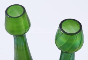 Jugendstil Lötz váza pár. Irizáló zöld hutaüveg. Jelzés nélkül 22 cm /// Jugendstil Lötz vase pair...