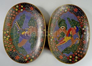 Cloissone kínáló pár - fenyőágon ülő madarak mintáival. Japán, Meidzsi-kor, cca 1850/70, rekeszzománc réz alapon...