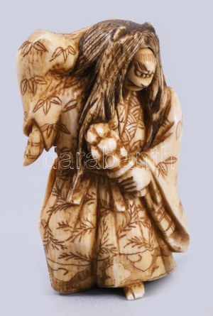 Antik japán csont netsuke - Kabuki színész. Faragott elefántcsont, jelzett, cca 19. sz második fele, m: 6,5 cm //...
