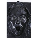 Horetzky (1969-): Medúza fej vízköpő. Patinázott bronz faliplakett, falikútnak is felszerelhető, cca 2005...