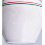 1940 Nagybánya visszatért feliratú porcelán váza, részben kézzel festett, jelzett, hajszálrepedéssel, kopásnyomokkal...