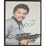 "Billy Dee" Williams (1937-) a Star Wars Lando Calrissianjának aláírása egy őt Lando Calrissianként ábrázoló képen...