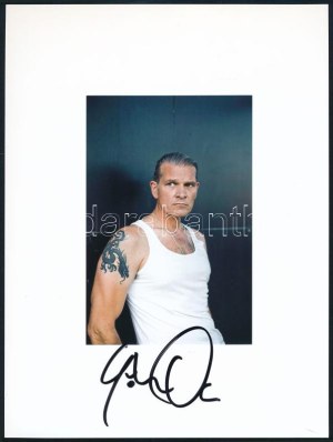 Otto Götz (1967-) német színész aláírása az őt ábrázoló fotón / autograph signature