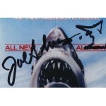 Joe Alves - A Cápa című film látványvilágának mestere aláírása Joe Alves amerikai látványtervező és rendező...