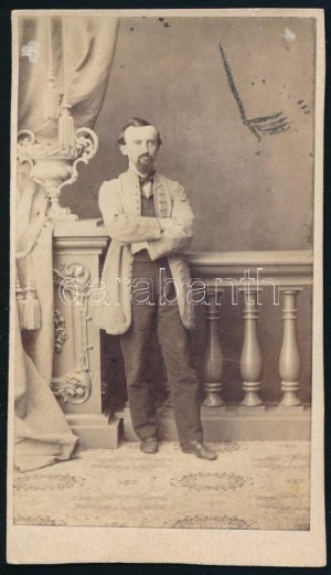 cca 1860-1865 Canzi Ágost Elek (1808-1866) osztrák származású fotográfus, festőművész portréfotója, keményhátú fotó...