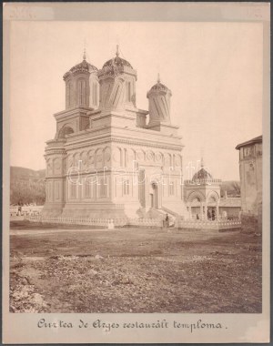 cca 1900 Curtea de Arges templom. Albumin fotó kartonon Cholnoky Jenő földrajztudós és utazó feliratozásával 26x33 cm ...