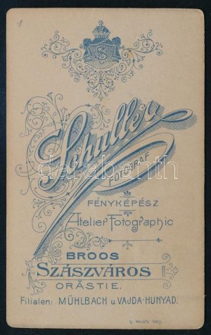 cca 1910 Kisfiú portréja, keményhátú fotó Schuller szászvárosi műterméből, 10,5×6,5 cm