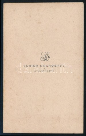 cca 1870 Egyiptomi férfi portréja, kezében szablyával, vizitkártya, Schier & Schoefft műterme, Alexandria (Egyiptom...