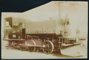 1870 MÁV XIIe. osztályú 5602 pályaszámú szertartályos gőzmozdony, hátoldalon feliratozott fotó, 9×14 cm ...