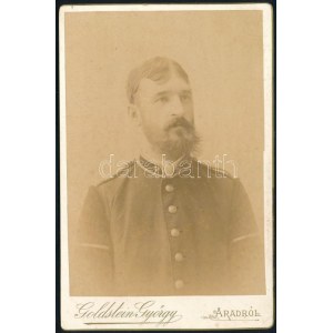1893 Bányász egyenruhában, kabinetfotó Goldstein György aradi műterméből, a verzón ceruzával írt feljegyzéssel...