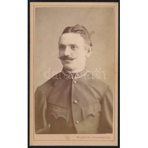1880 Járossy Lajos (1853-1924), a debreceni 80. honvéd gyalogdandár hadnagya (későbbi alezredes...