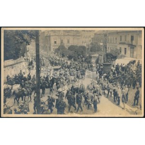 1915 Przemyśl városába bevonuló osztrák-magyar és német csapatok a város orosz kézről való visszafoglalása után 1915...